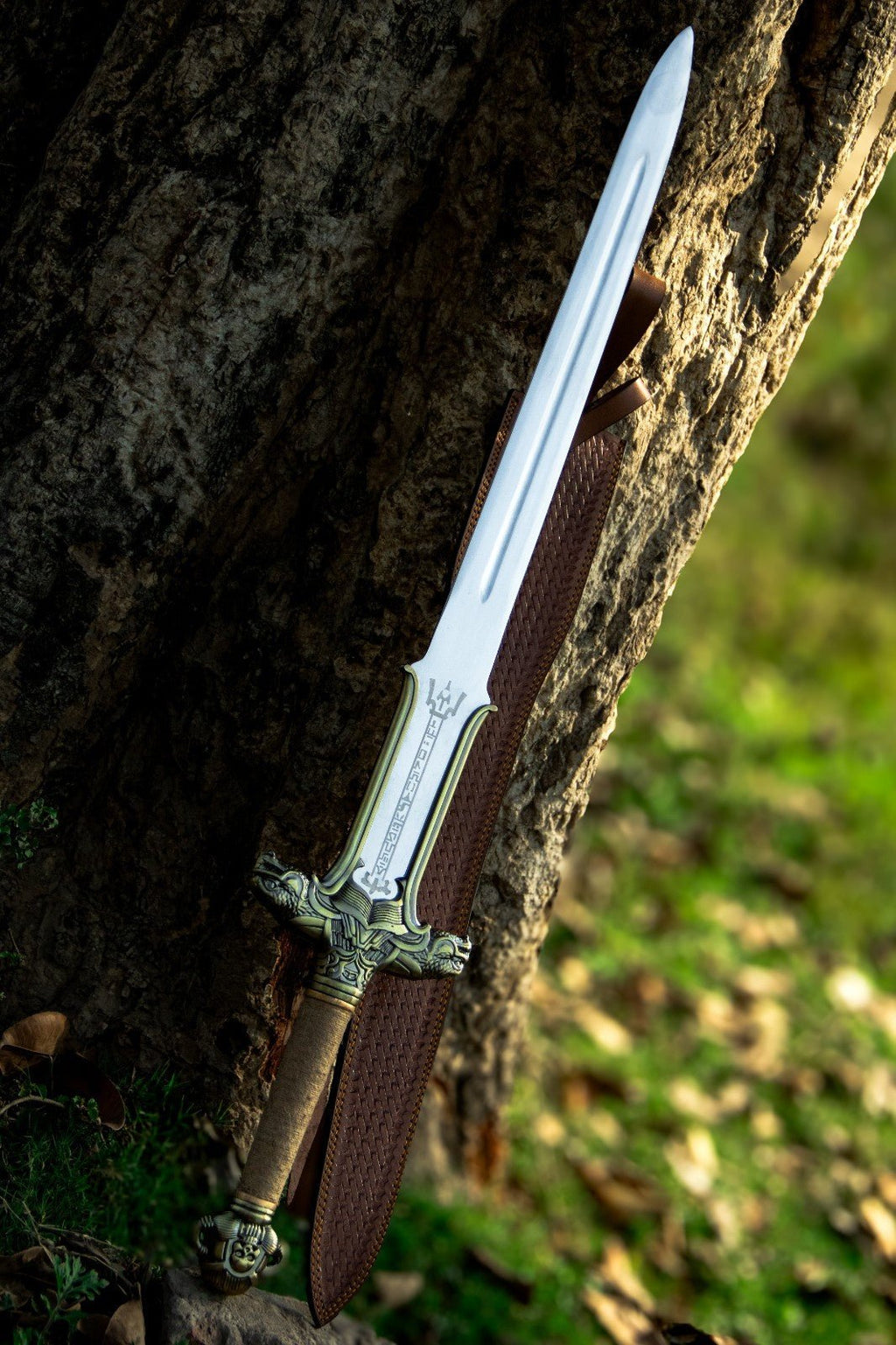 Antiquated Barbarian Warlord Sword Replica 39 Inch Full Tang - Lavish Blade