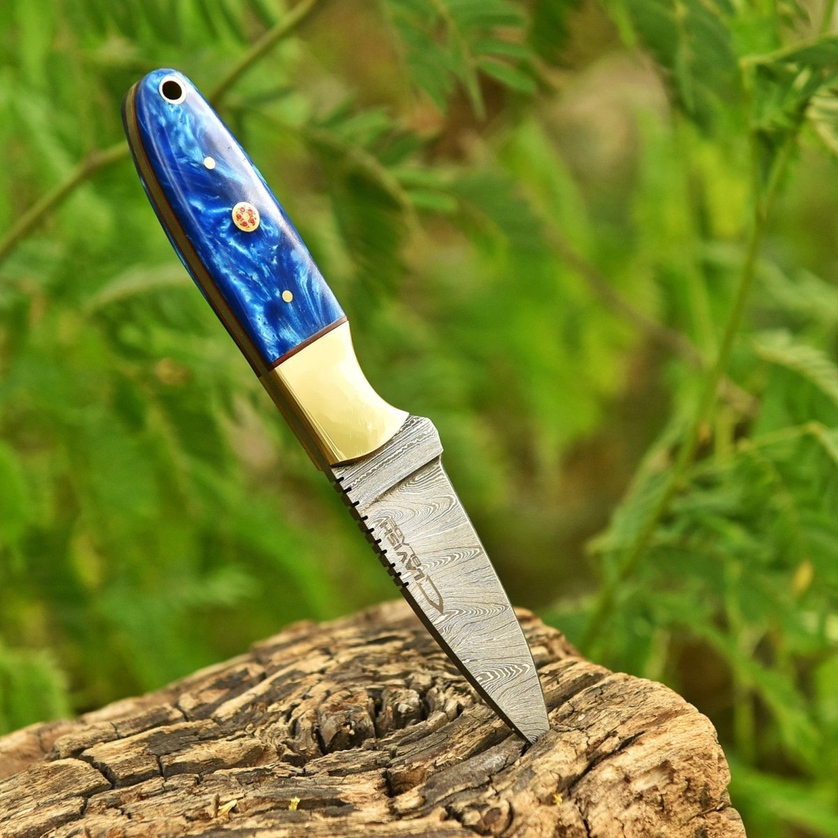 Damascus Skinner Bushcraft Knife 7 Inch Resin and Brass Handle with Sheath - Lavish Blade