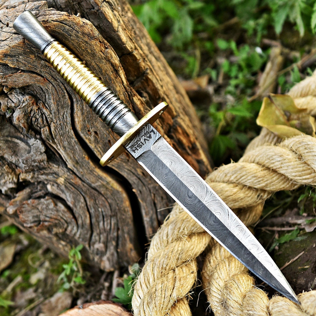 Handmade Damascus Double-Edge Dagger 12 Inch Textured Metal Grip with Sheath - Lavish Blade