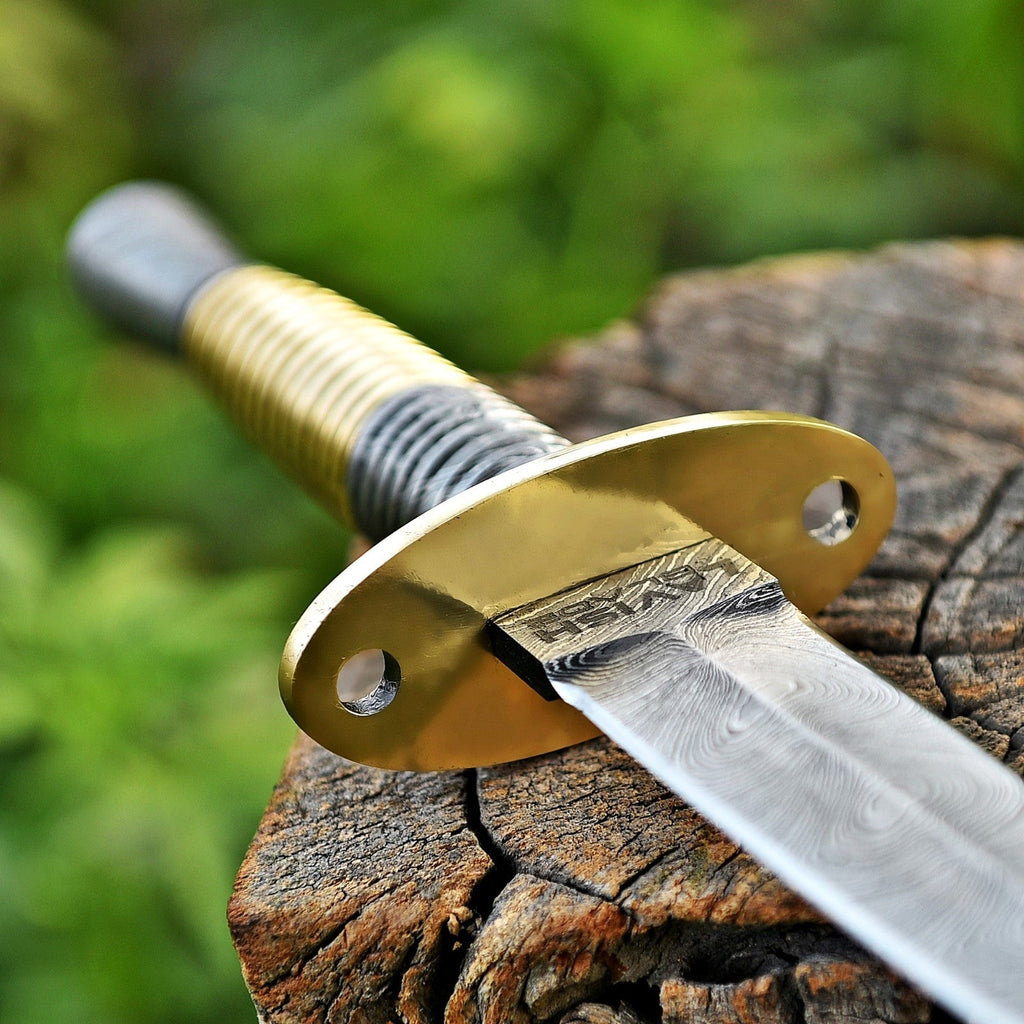 Handmade Damascus Double-Edge Dagger 12 Inch Textured Metal Grip with Sheath - Lavish Blade