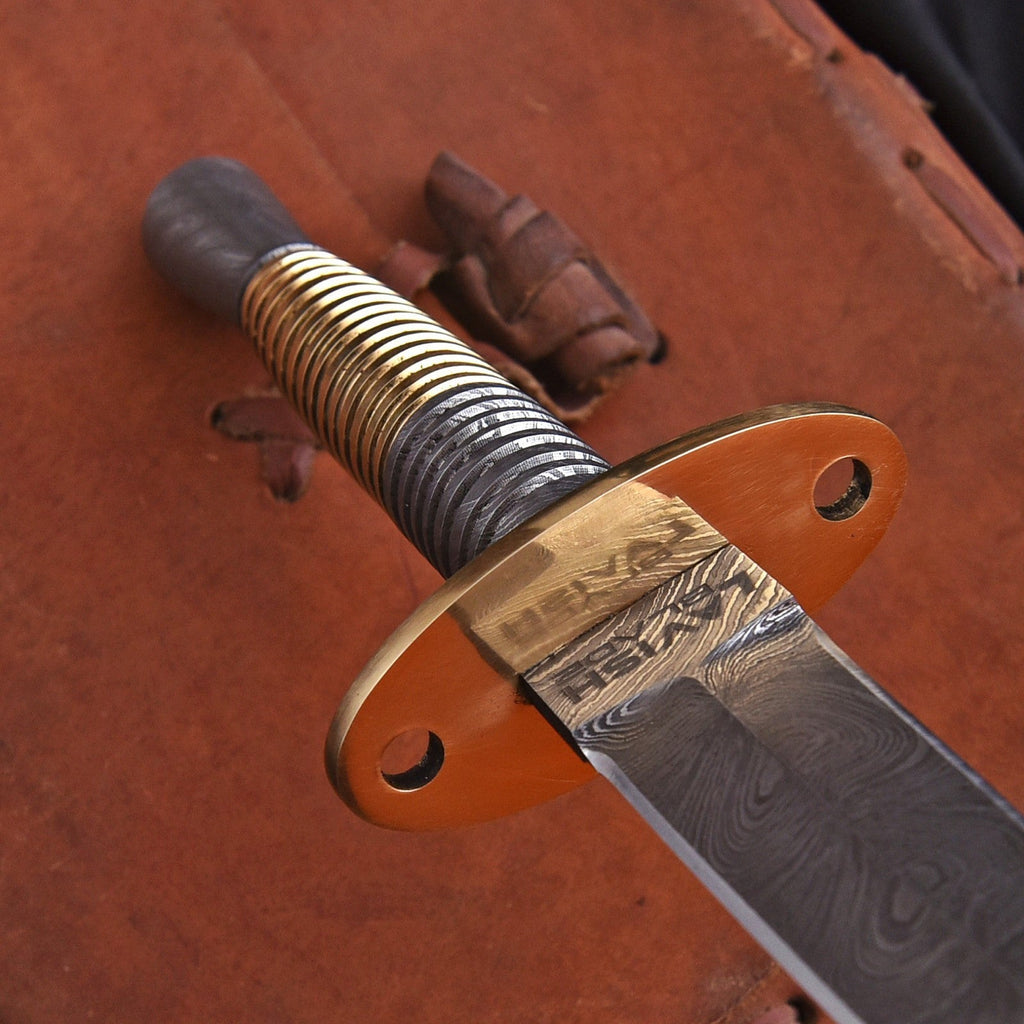 Handmade Damascus Double-Edge Dagger 12 Inch Textured Metal Grip with Sheath - Lavish Blade