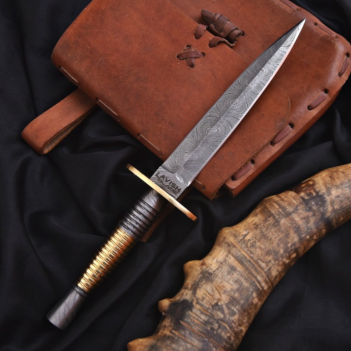 Handmade Damascus Double-Edge Dagger 12 Inch Textured Metal Grip with Sheath - Lavish Blade