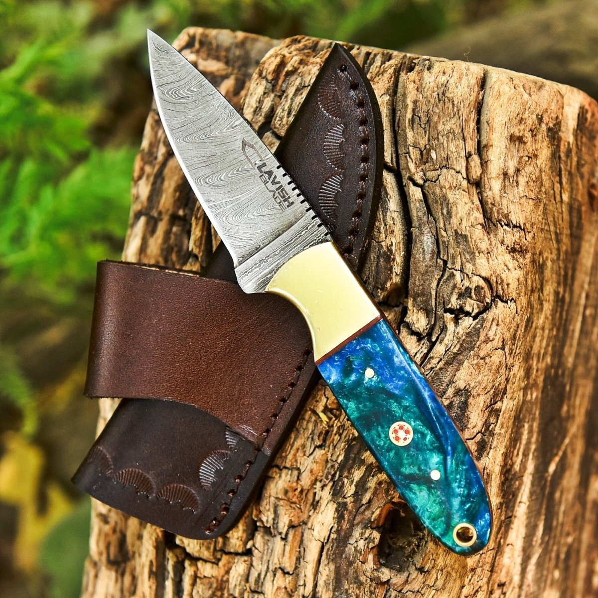 Handmade Damascus Skinner Bushcraft Knife 7 Inch Resin Handle with Sheath - Lavish Blade