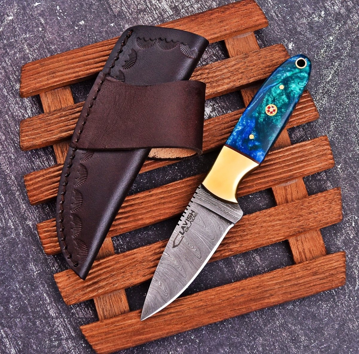 Handmade Damascus Skinner Bushcraft Knife 7 Inch Resin Handle with Sheath - Lavish Blade