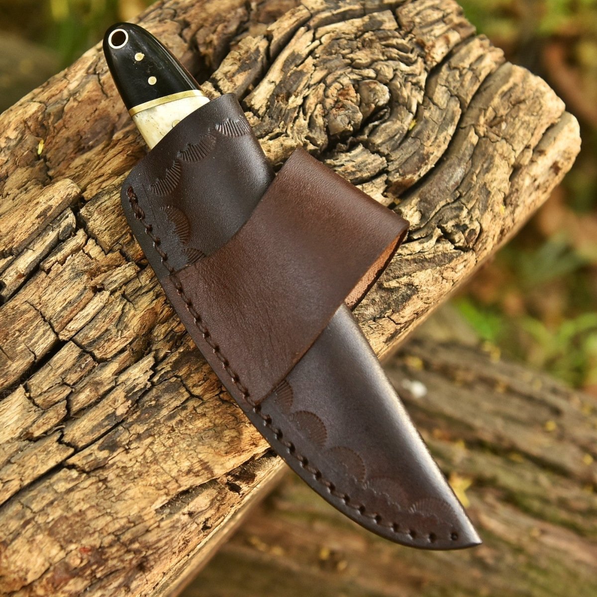 Handmade Damascus Skinner Knife 7 Inch Bone and Horn Handle with Mosaic Pin - Lavish Blade