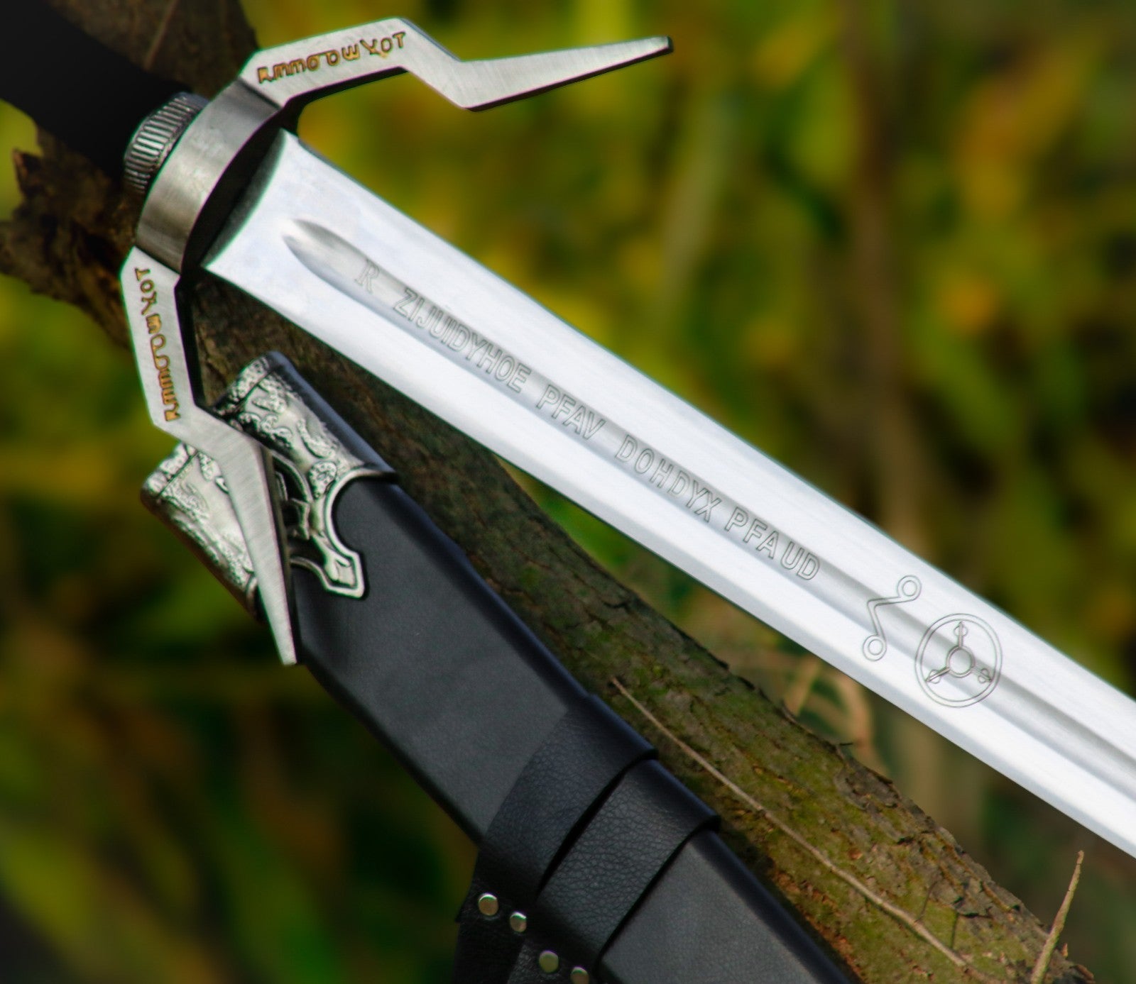 Monster Hunter's Steel Longsword Replica 40 Inch Carbon Steel with Scabbard - Lavish Blade